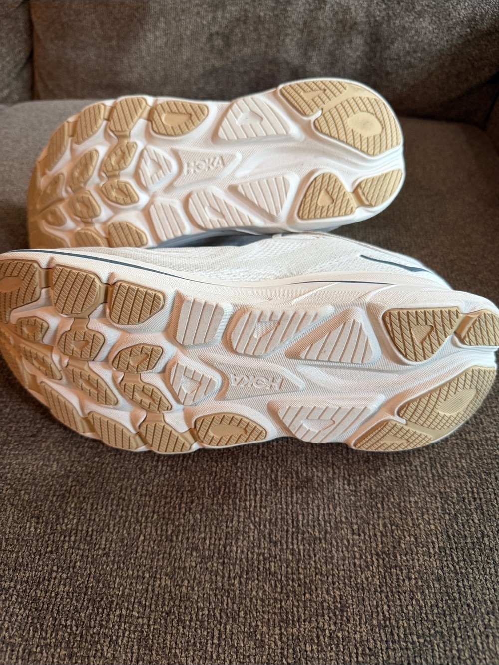 HOKA Clifton 10 (Wide) - Picture 3 of 4
